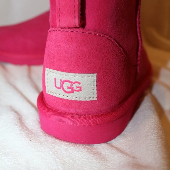NIB UGG YOUTH 5 6 WOMEN'S 7 8 MINI SUEDE SHEARLING BOOTS RADISH PINK - Picture 3 of 6
